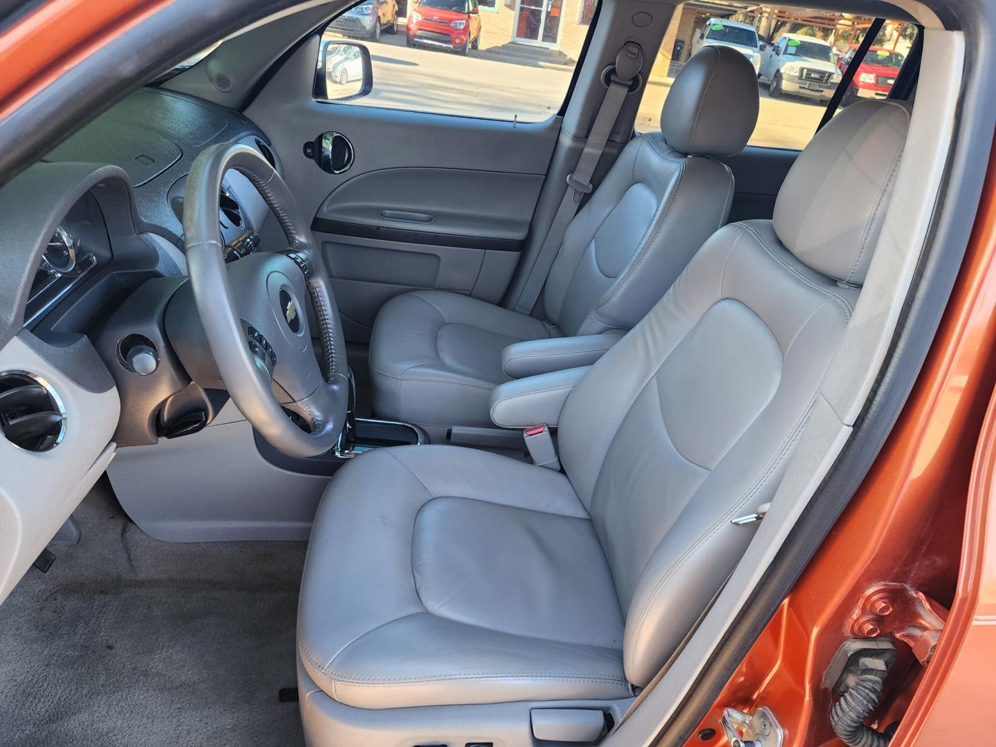 2008 SUNSET ORANGE Chevrolet HHR LT (3GNDA53P58S) with an 2.4L L4 DOHC 16V engine, AUTO transmission, located at 2660 S.Garland Avenue, Garland, TX, 75041, (469) 298-3118, 32.885551, -96.655602 - Photo#11